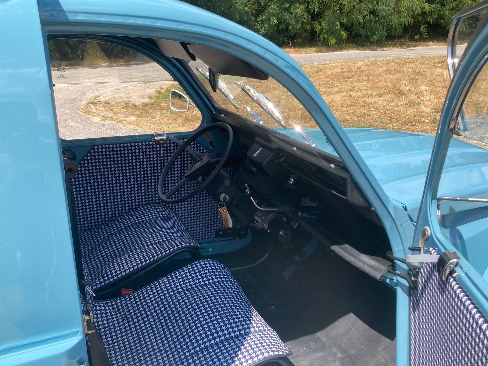 Replica%20electrische%20besteleend%20efourgonette%20(10)(1).jpg